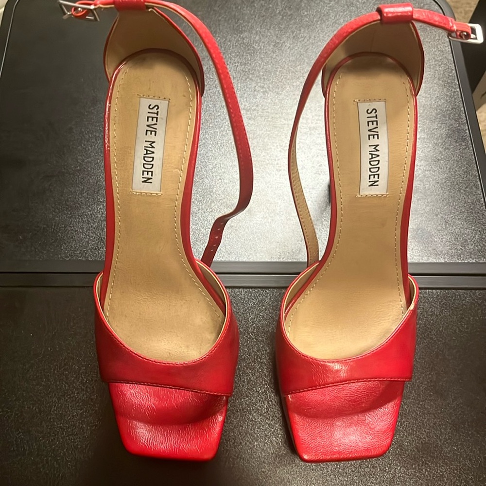 Steve Madden Red Platform